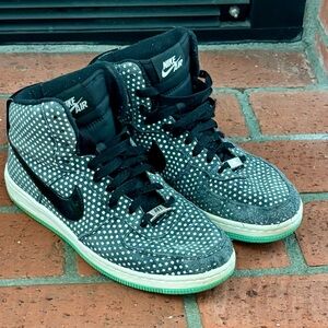 Nike Black and White Label Detail